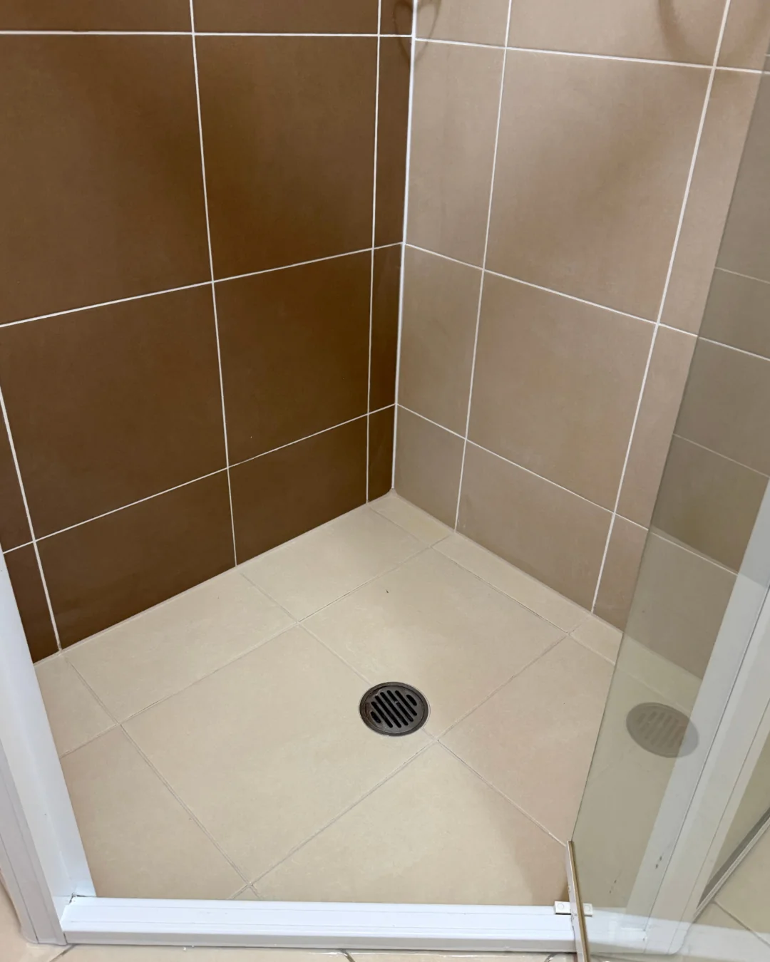 Tiled surface after restoration