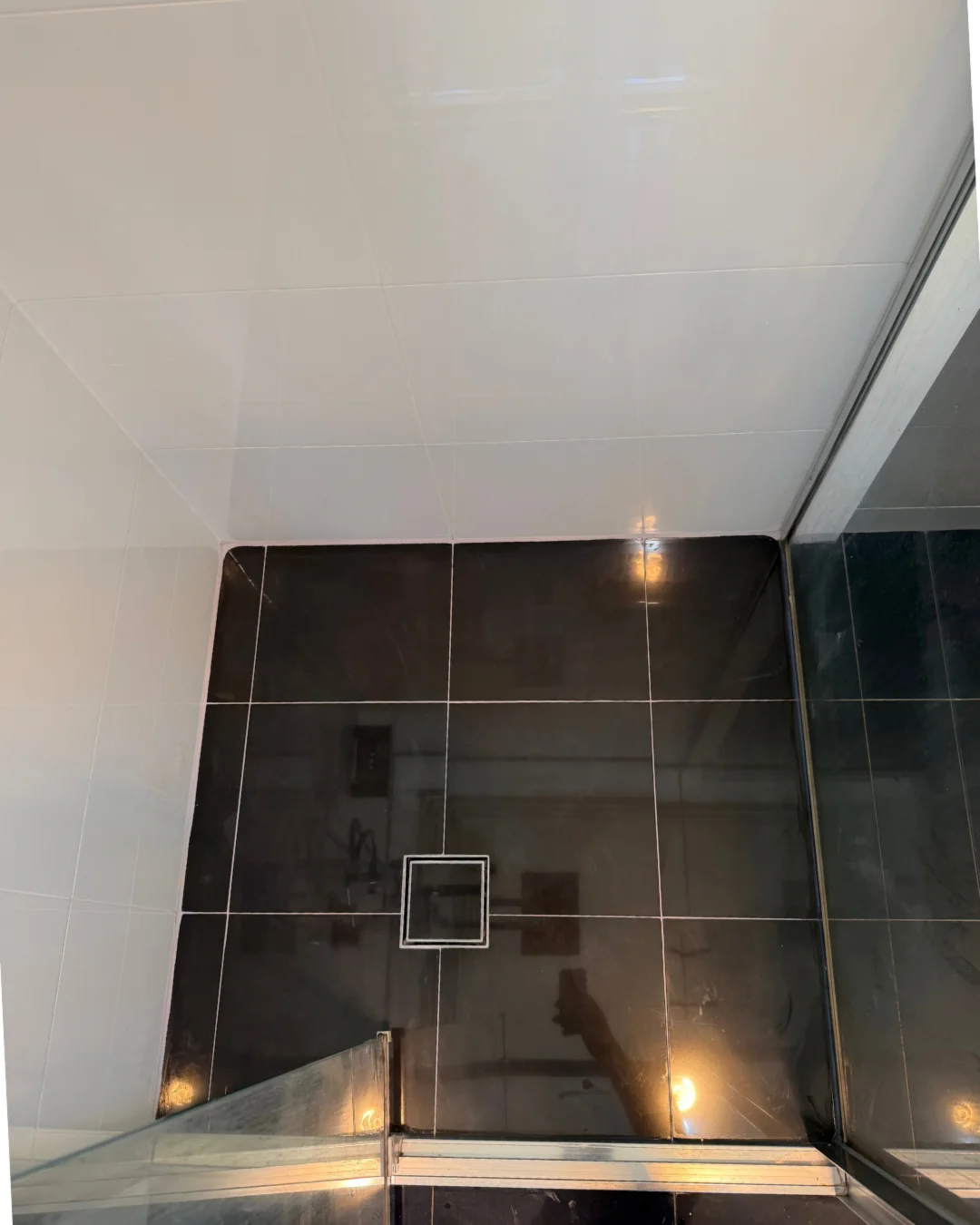 Tiled surface after restoration