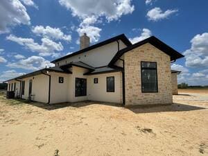 {{ custom_values.service_4 }} in {{custom_values.area_3})