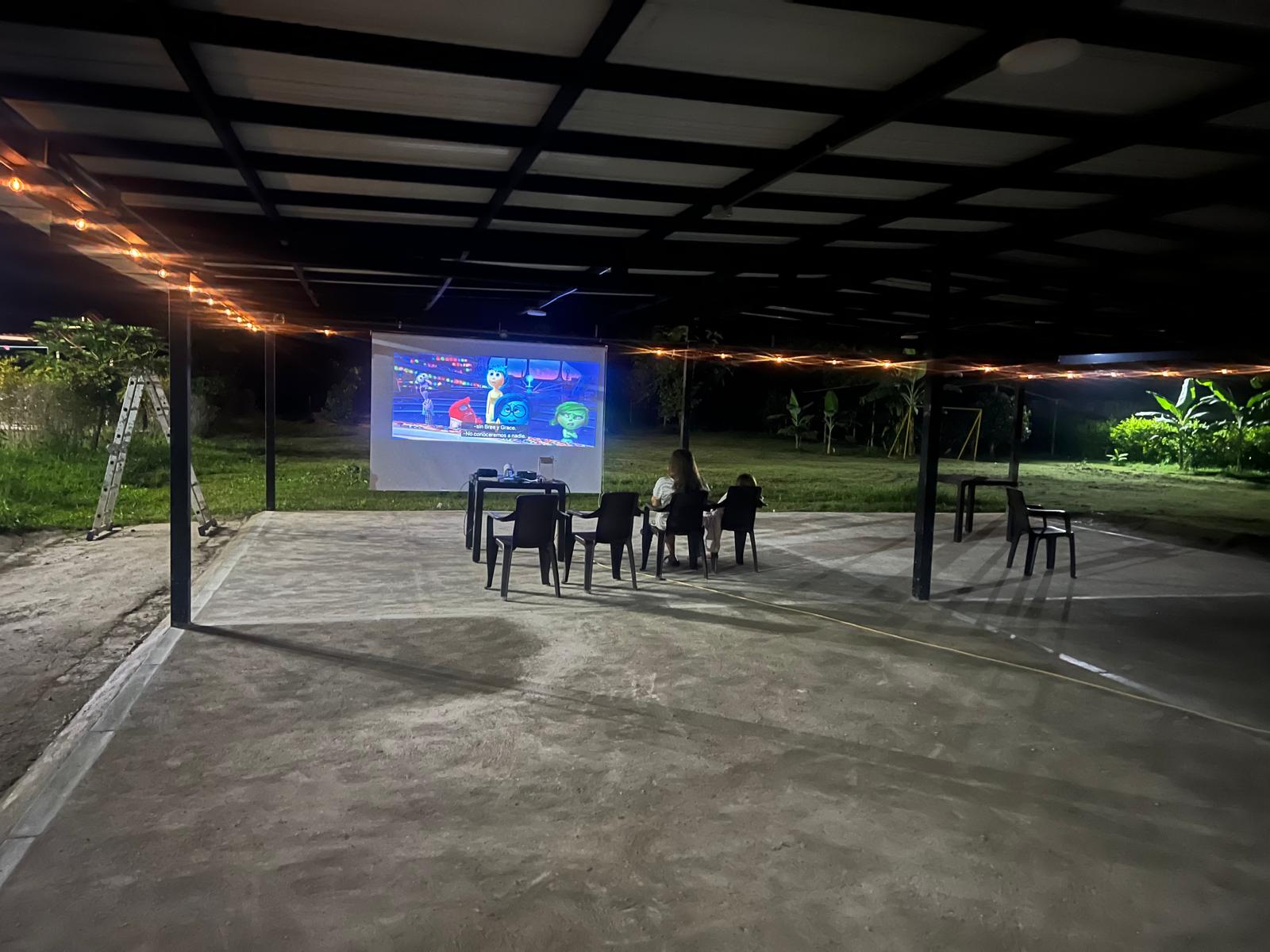 Noches de cine bajo las estrellas en finca ecoturistica en Villeta Colombia Noches de cine bajo las estrellas en finca ecoturistica en Villeta Colombia