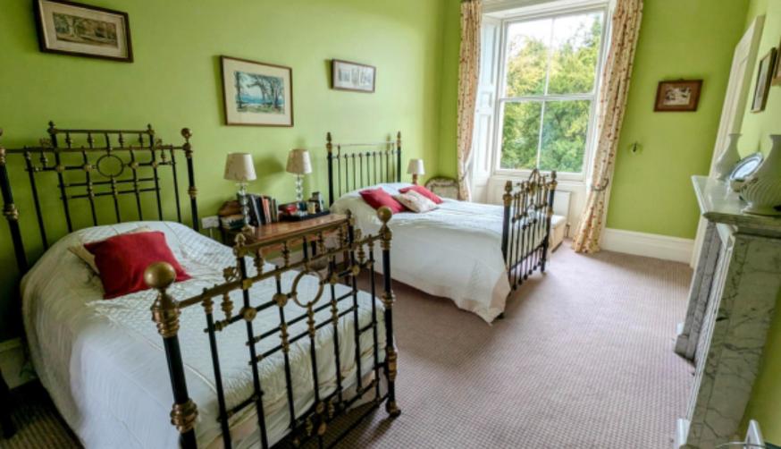 Red Room, Temple House