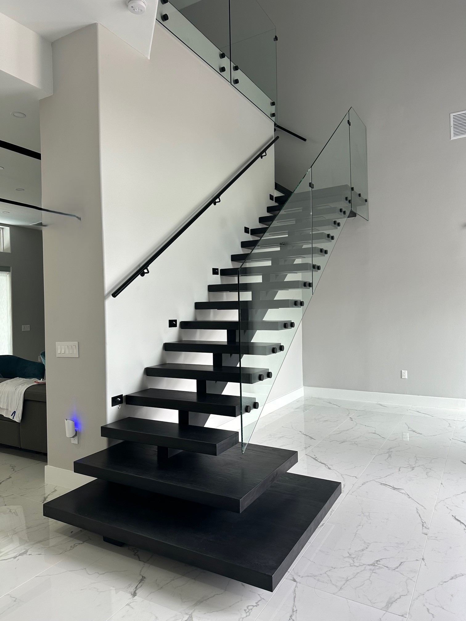 Floating Stairs Orlando Florida - Railing Max