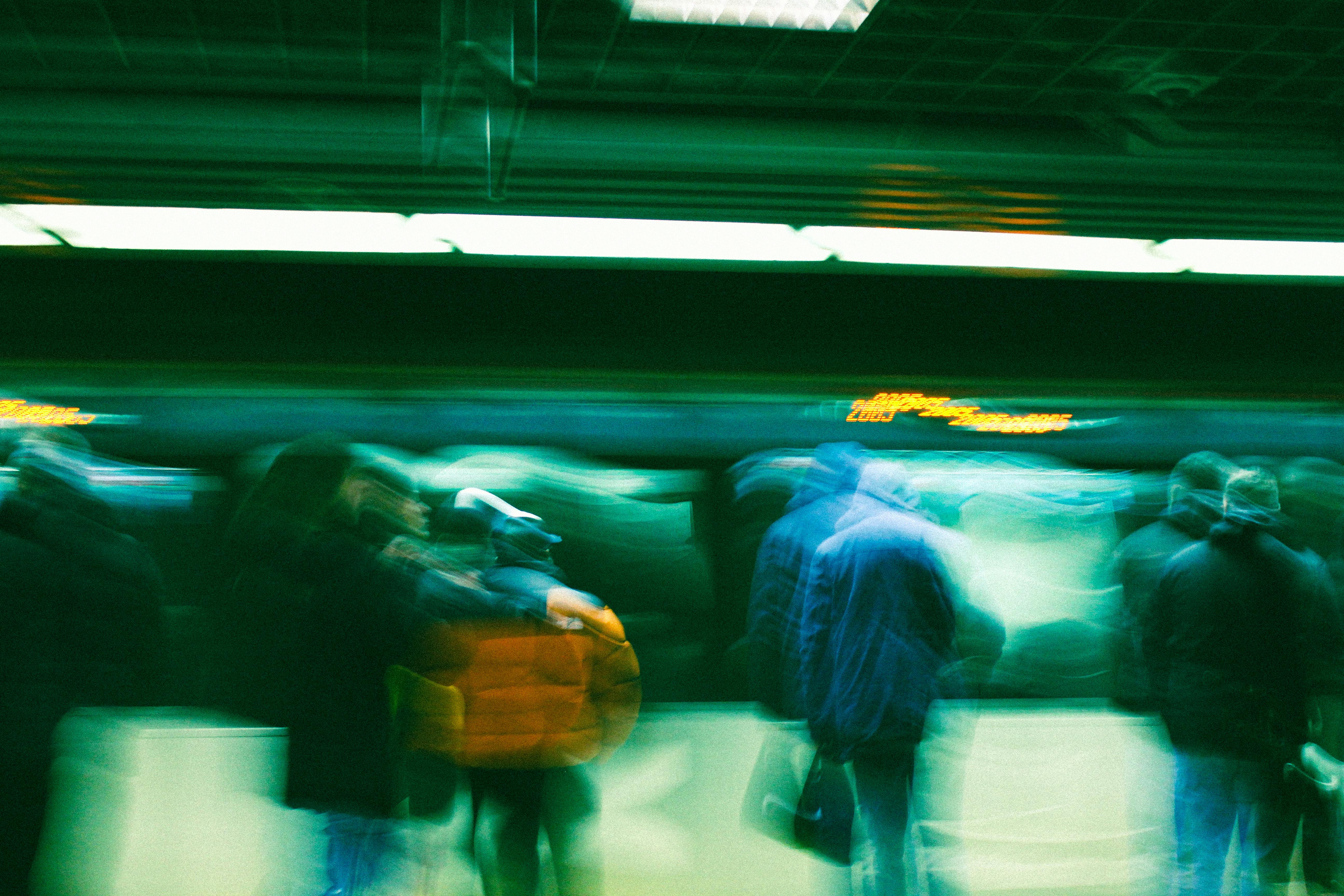 Dynamic, motion-based visual