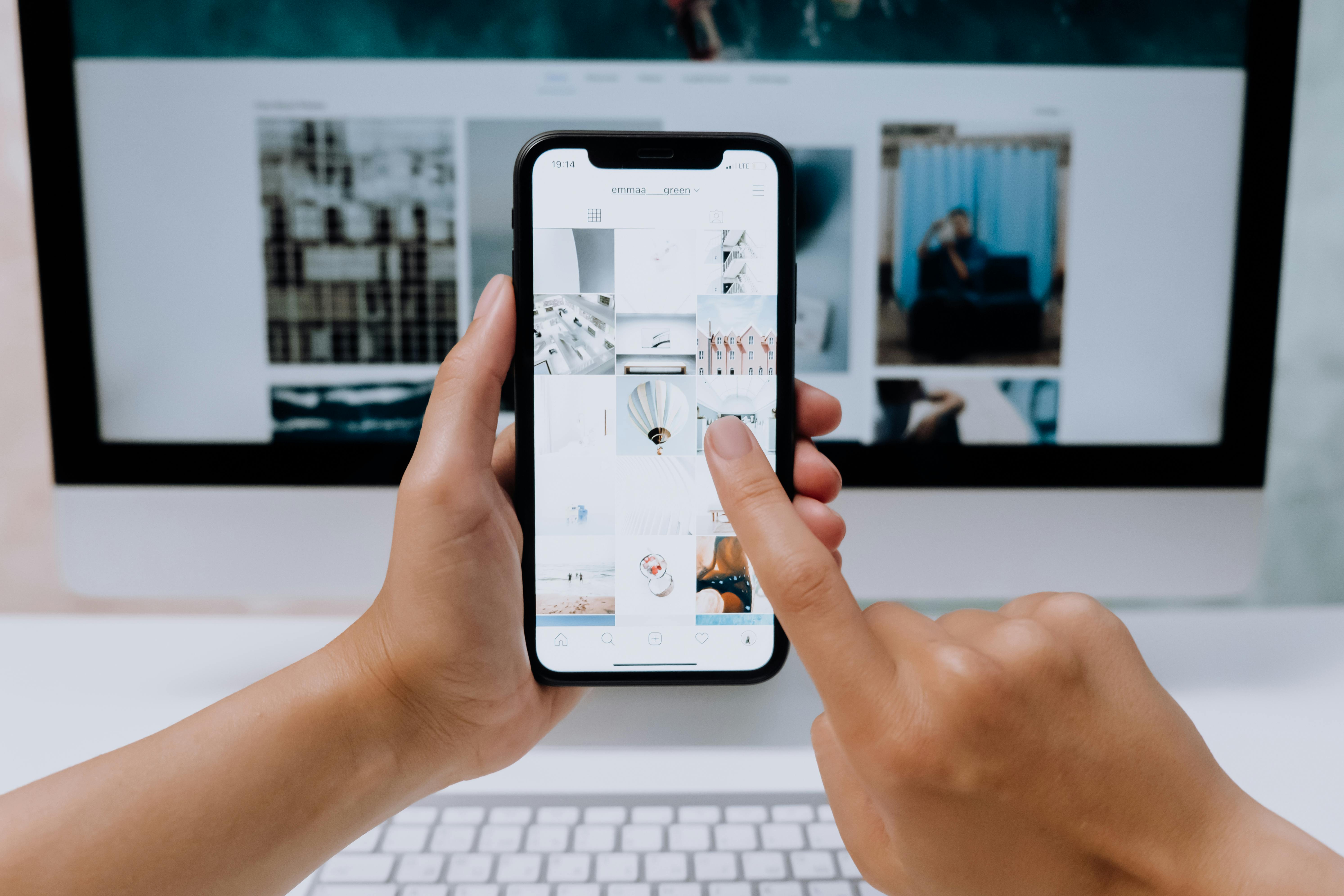 https://www.pexels.com/photo/person-using-a-smartphone-5082579/