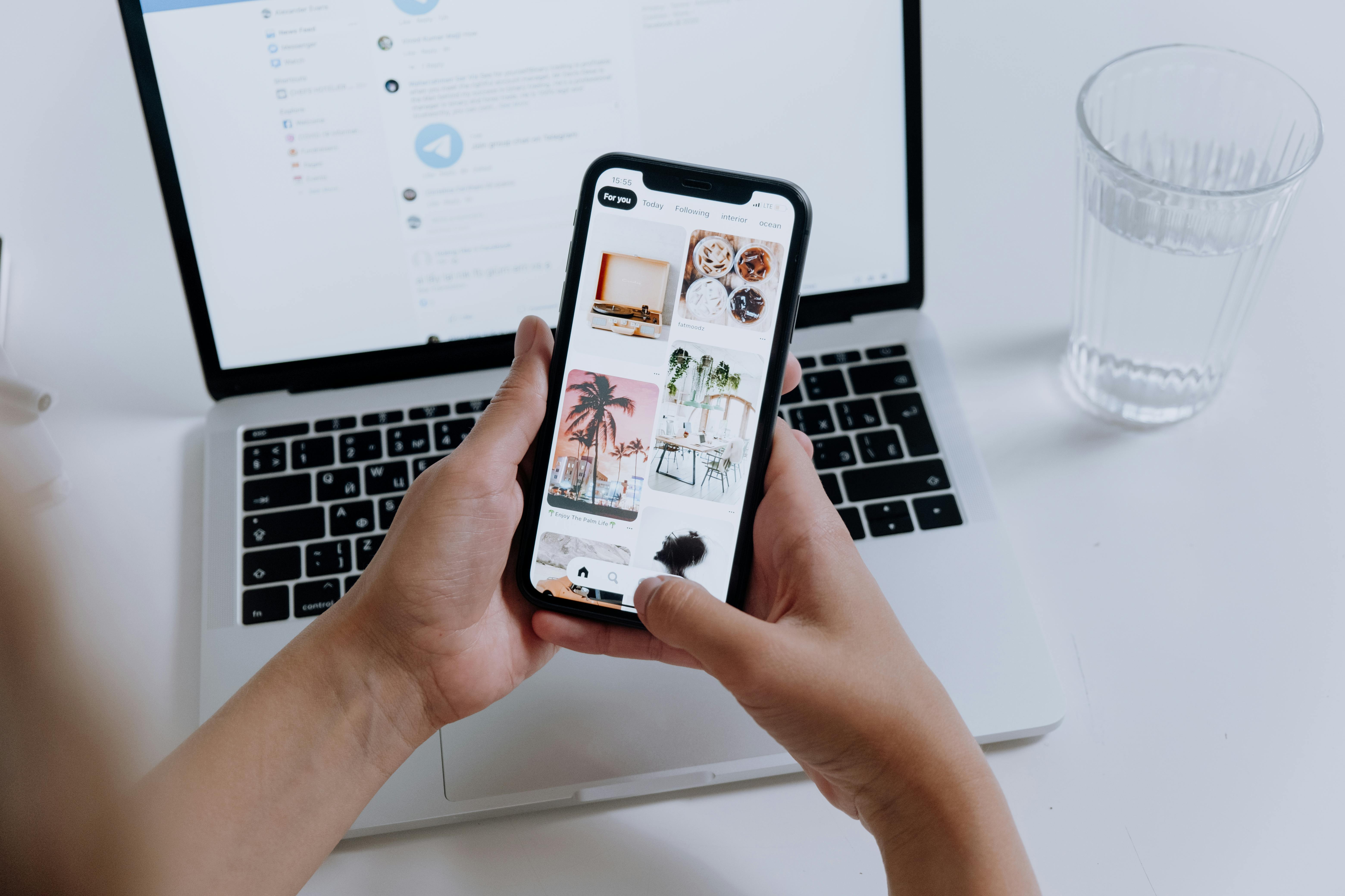 A grid or collection of brands/social feeds/websites that all visually resemble each other. A grid or collection of brands/social feeds/websites that all visually resemble each other.
