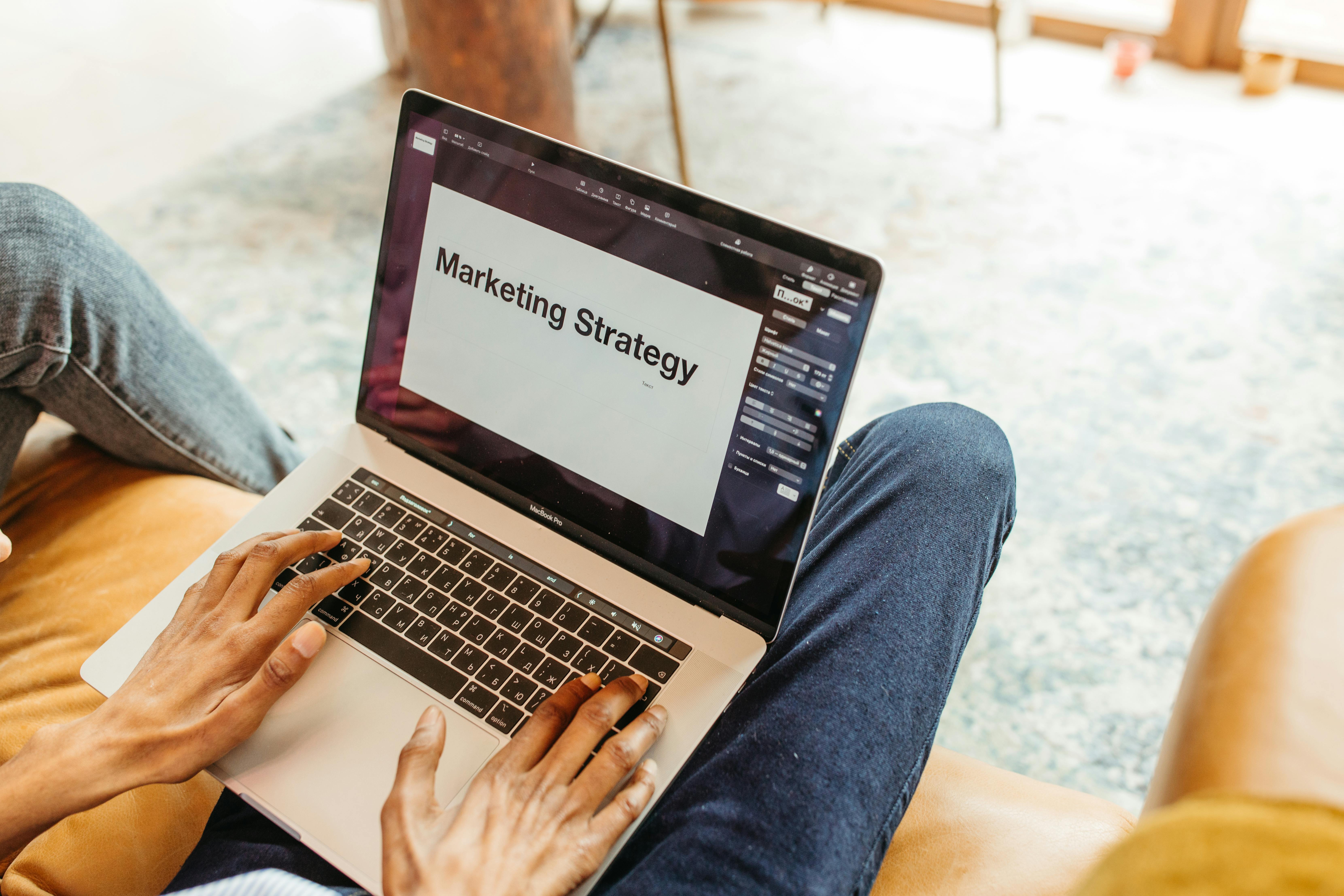 A cohesive brand system with messaging + visuals aligned together. A cohesive brand system with messaging + visuals aligned together.