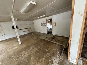 {{ custom_values.service_4 }} in {{custom_values.area_3})