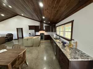 {{ custom_values.service_4 }} in {{custom_values.area_7})