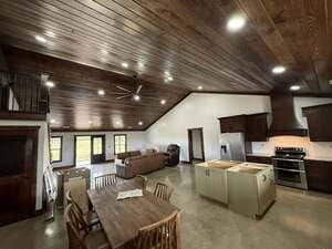 {{ custom_values.service_1 }} in {{custom_values.area_7})