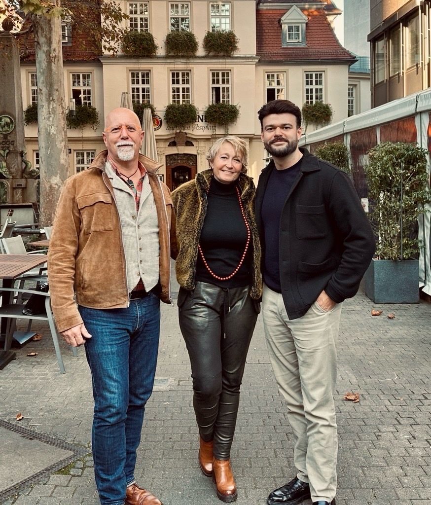 Karsten Kaya with longtime network partners