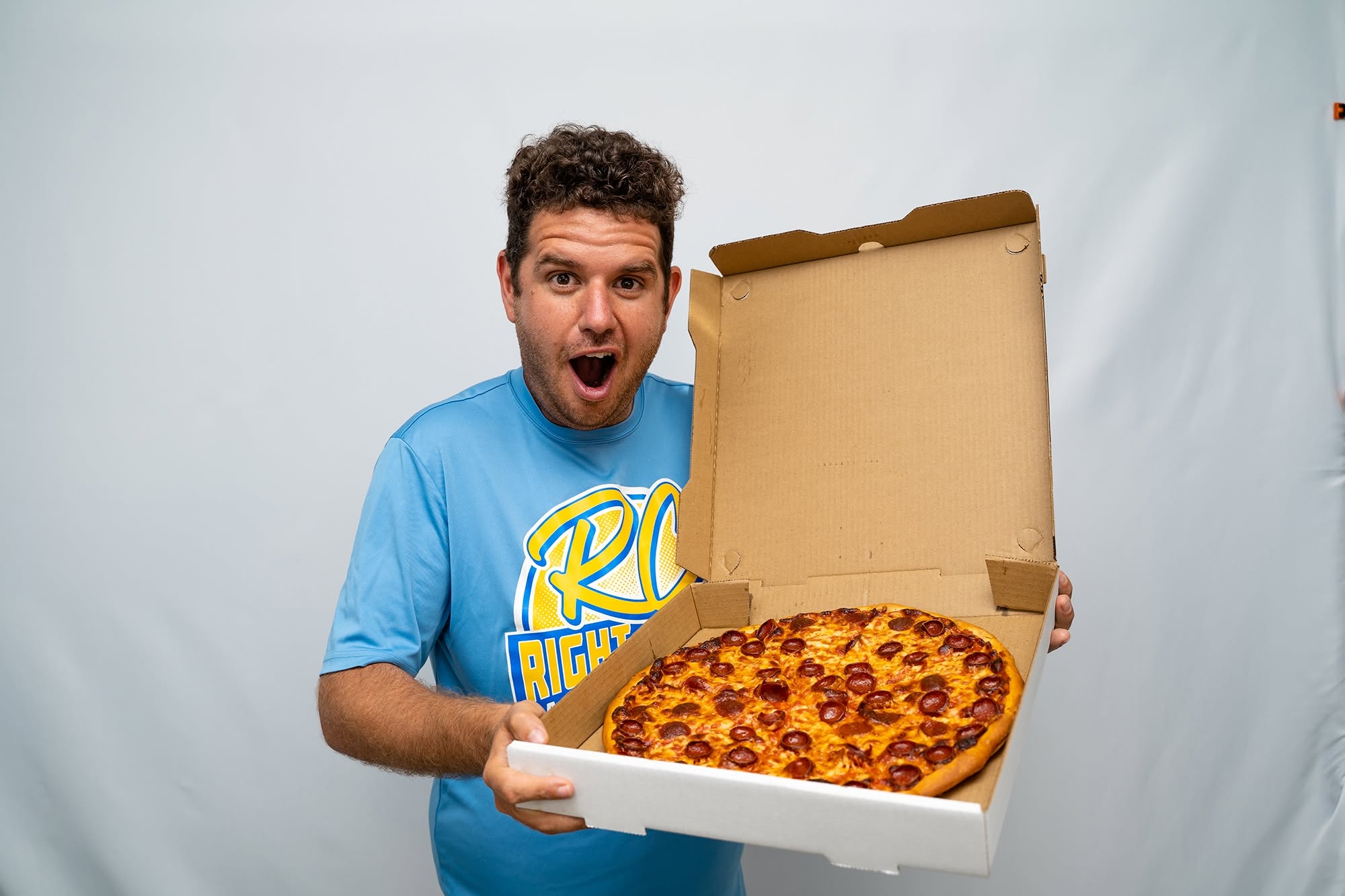 Stop Taking Anonymous Orders: Why Dumb Registers Are Killing Your Pizzeria