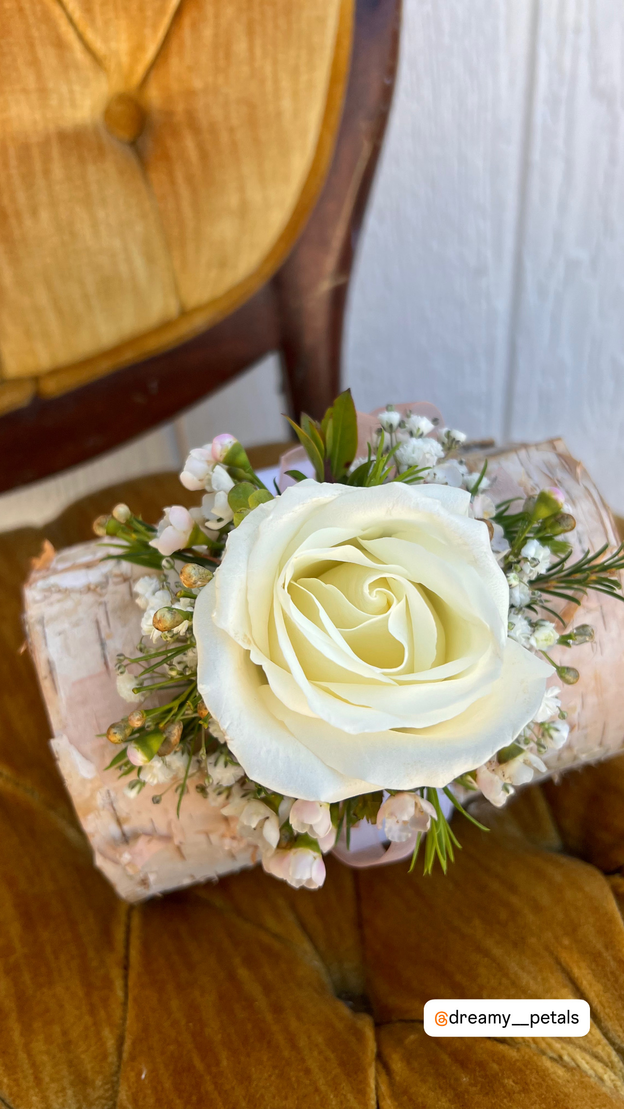 Corsage 11