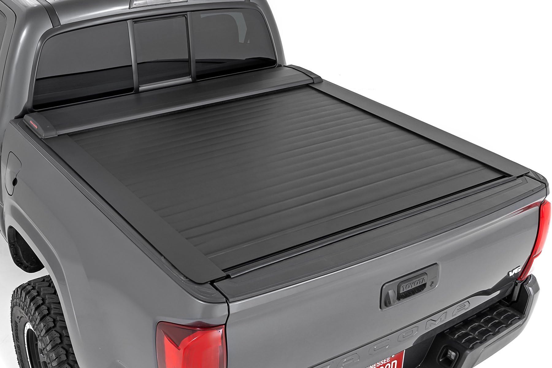 Retractable bed cover installed on a truck