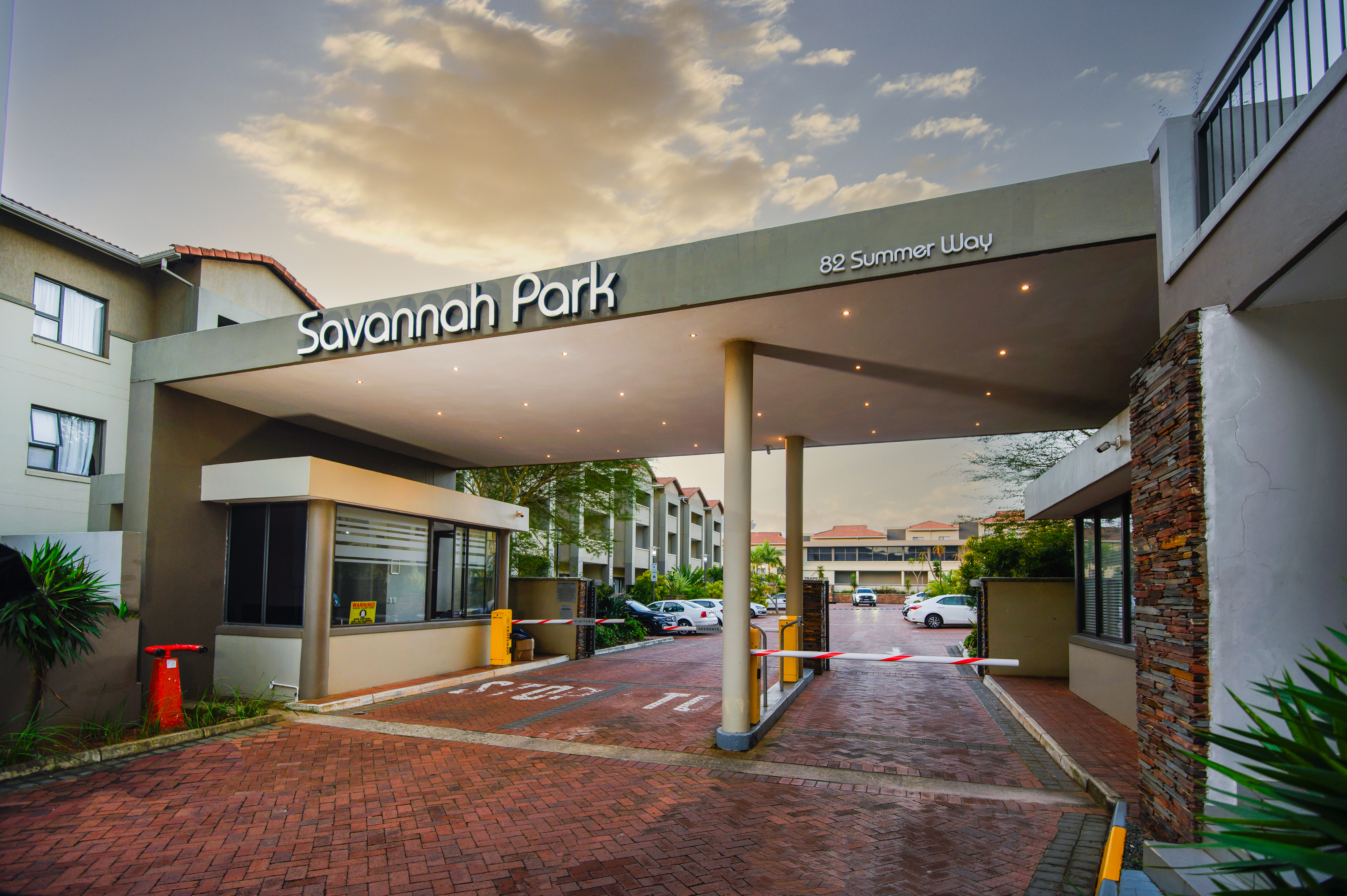 Savannah Park pool and building exterior
