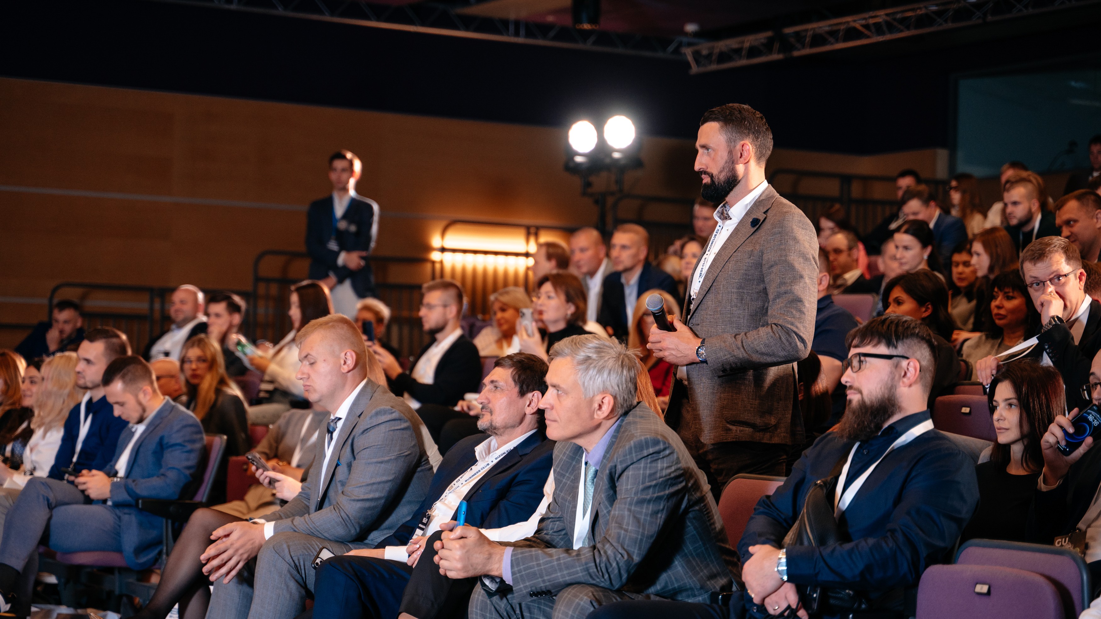 Komanda un atbalsts