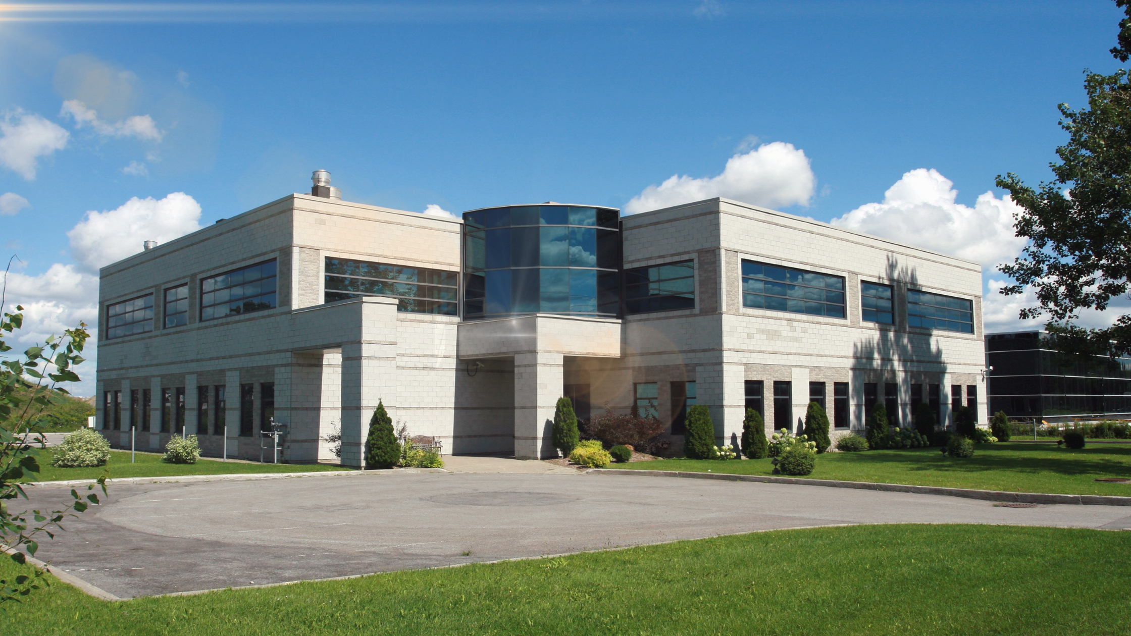 Commercial Lawns & Gardens