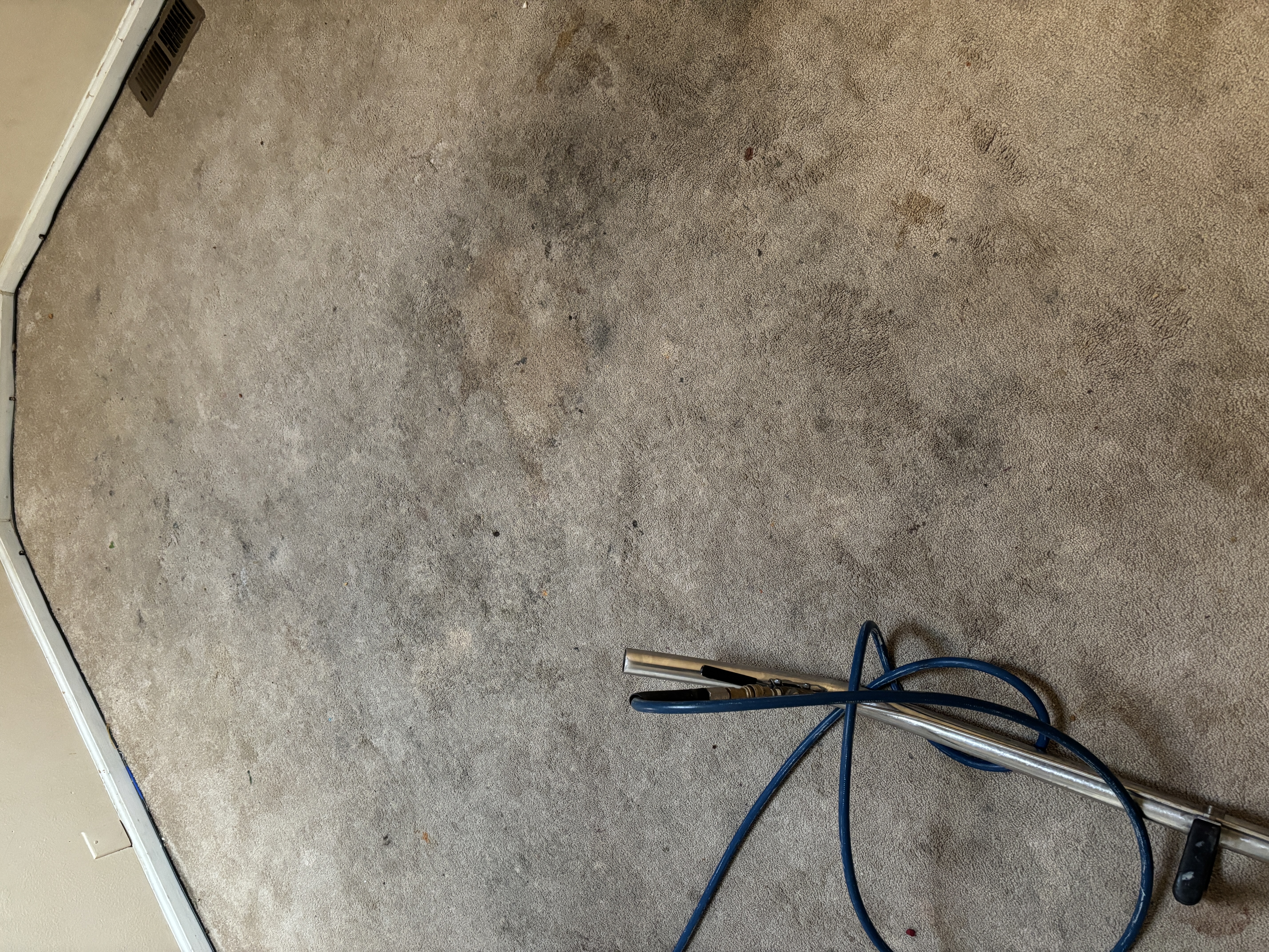 He Called at 6 AM on a Sunday. Two Hours Later, We Were Deep-Cleaning His Aurora Apartment.