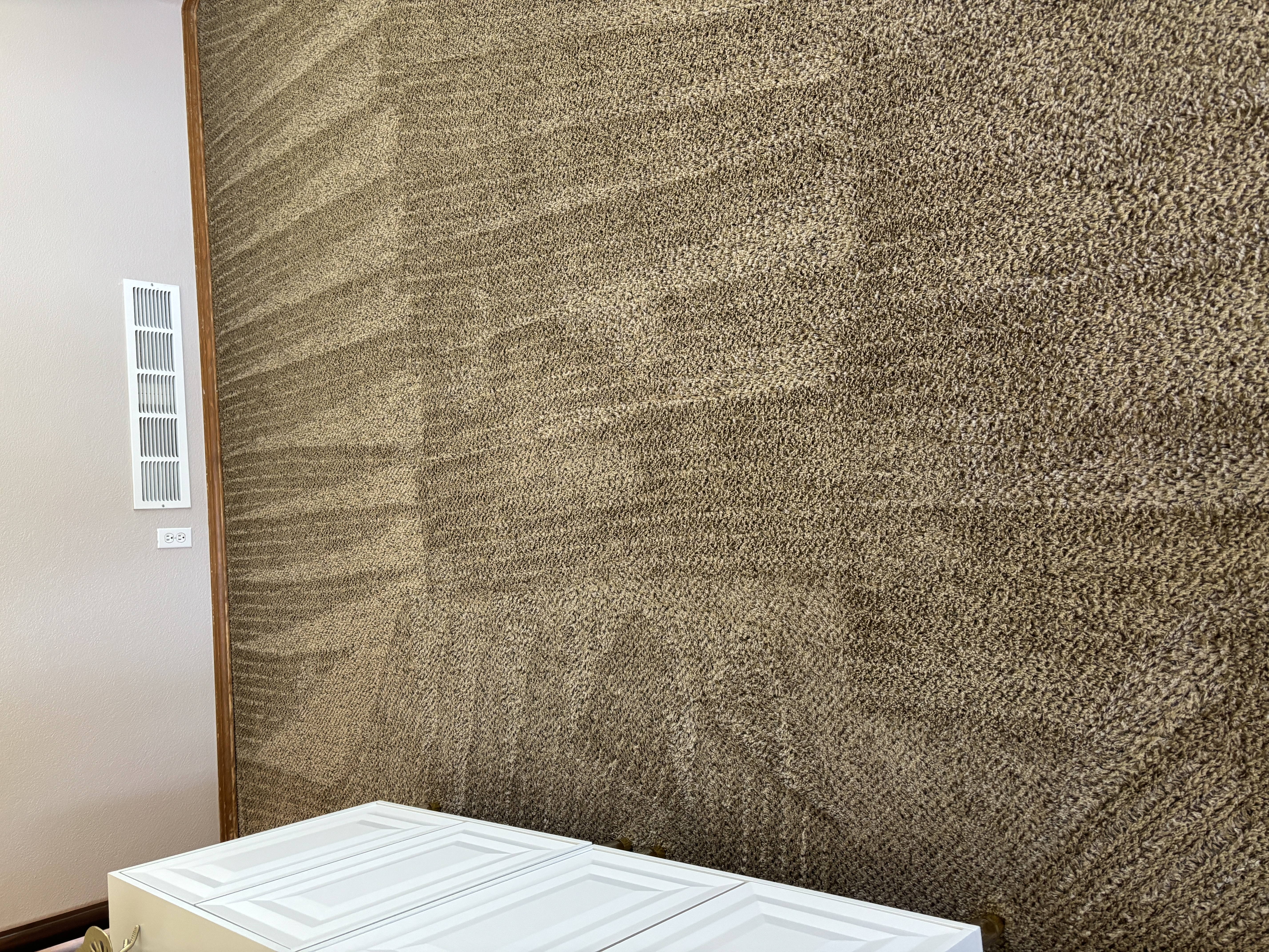 Clean brown carpet showing fresh carpet wand pattern after Colorado Choice hot water extraction in Castle Rock, CO Clean brown carpet showing fresh carpet wand pattern after Colorado Choice hot water extraction in Castle Rock, CO