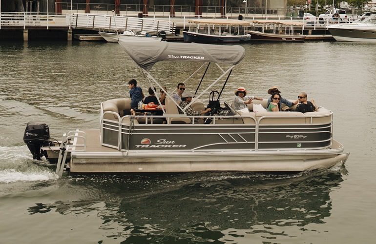 20ft Suntracker Party Barge