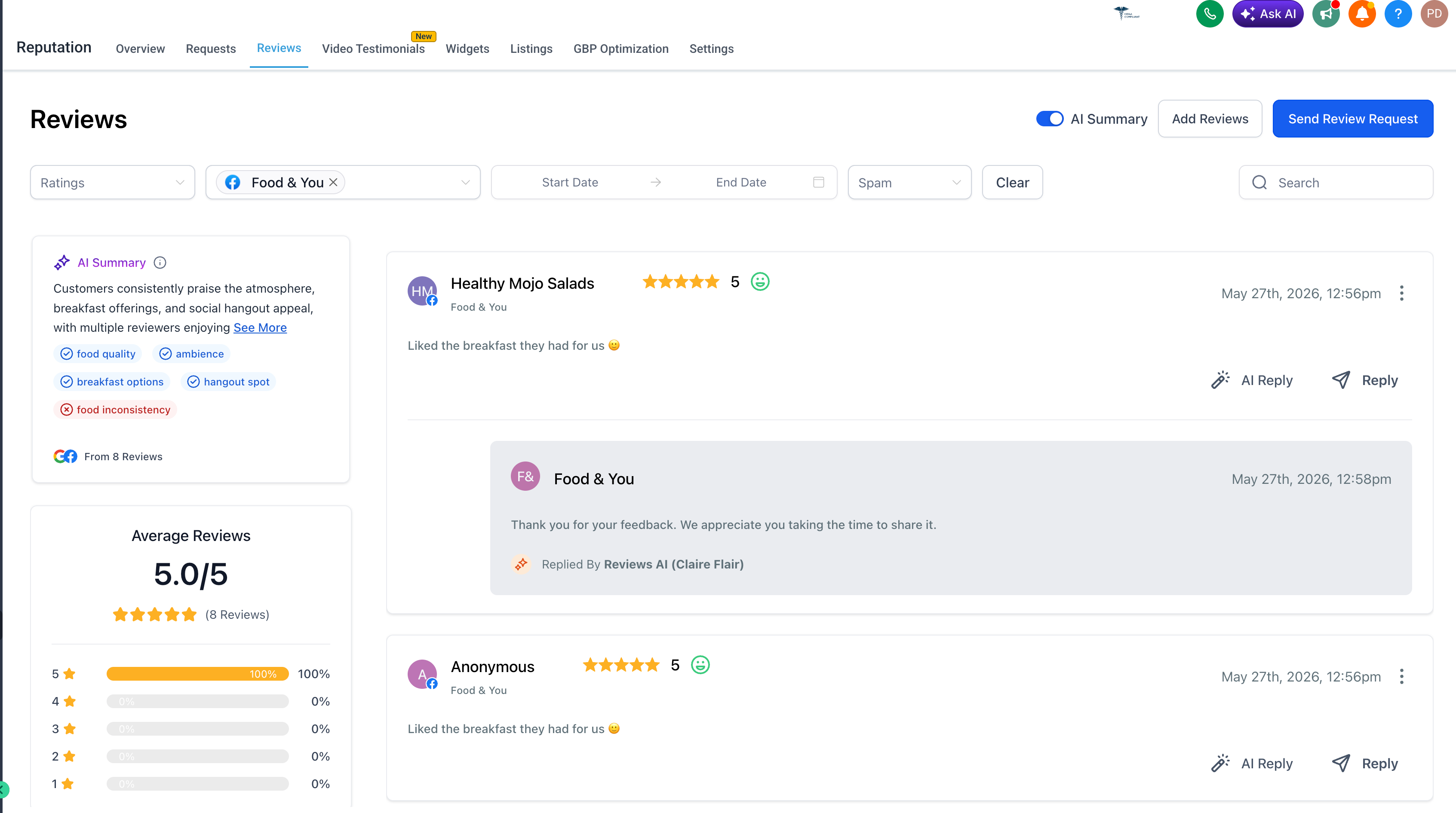 Schermata che mostra il pulsante Rispondi con IA per una recensione di Facebook