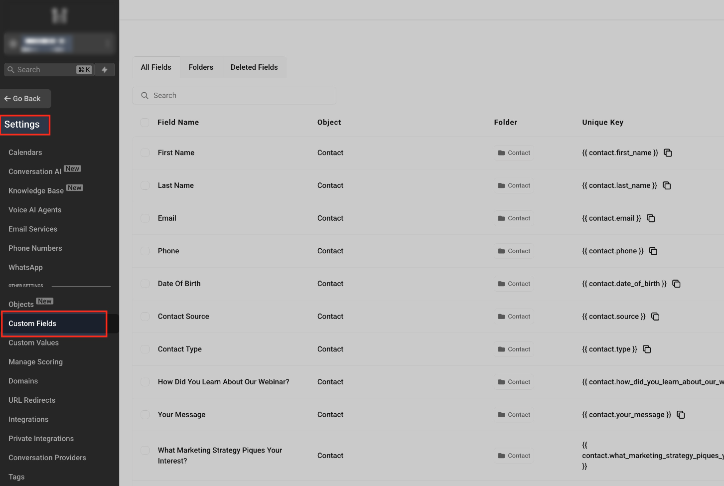Menu Impostazioni con l'opzione Campi personalizzati evidenziata.