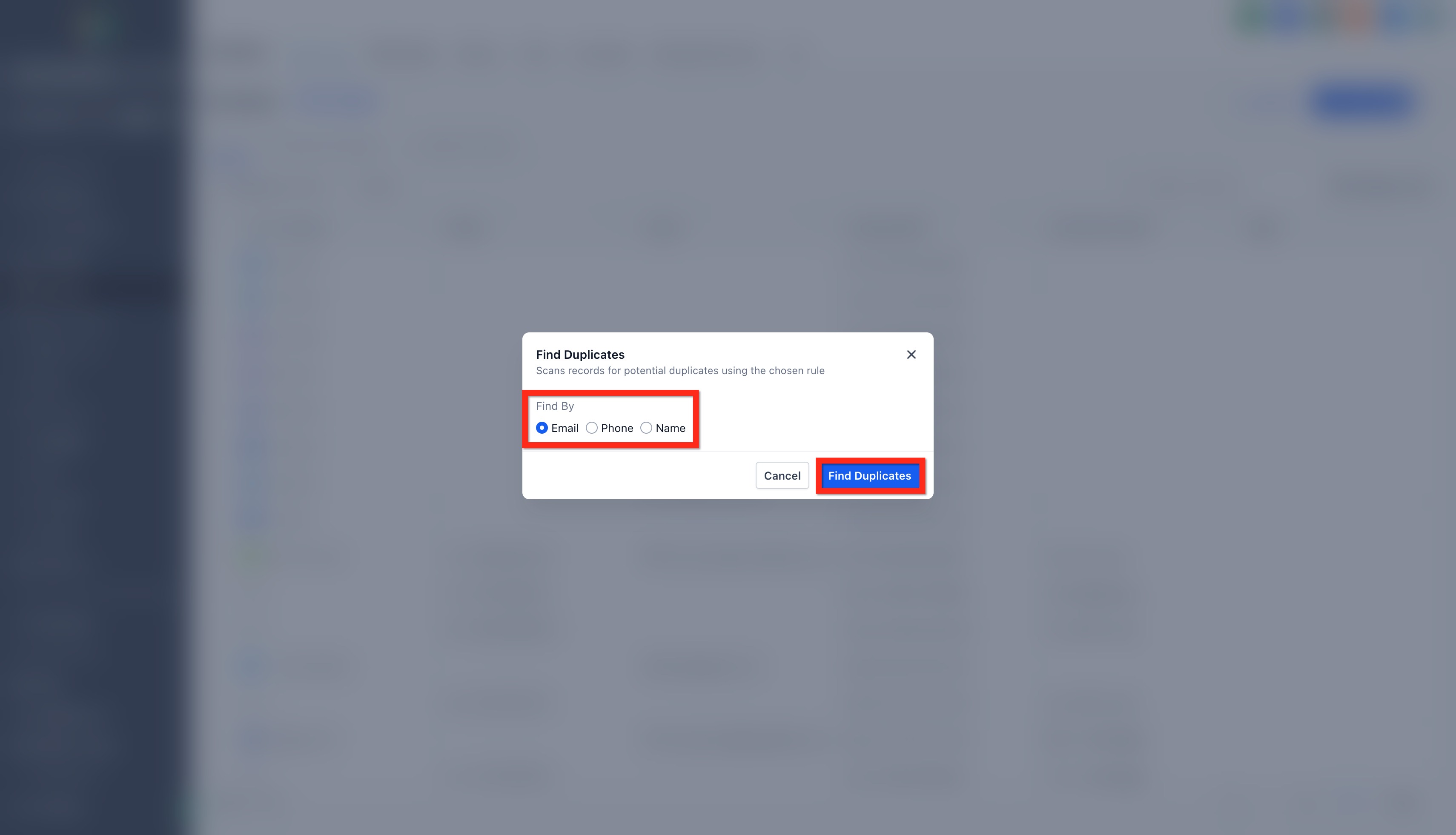 Schermata dello strumento di ricerca duplicati con opzioni per email, telefono o nome.