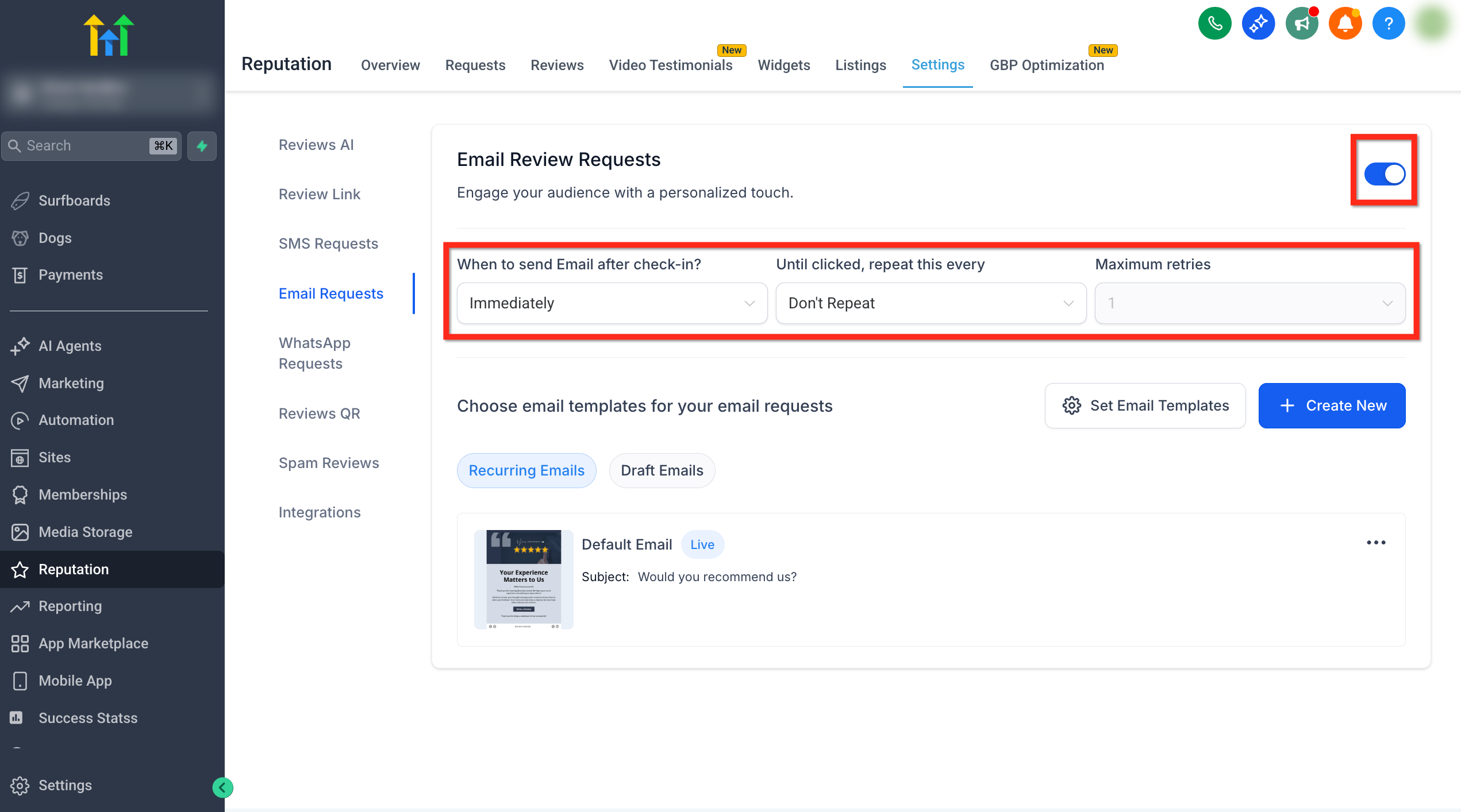 Controlli per impostare la frequenza di invio e il numero massimo di tentativi per le email di richiesta recensione.