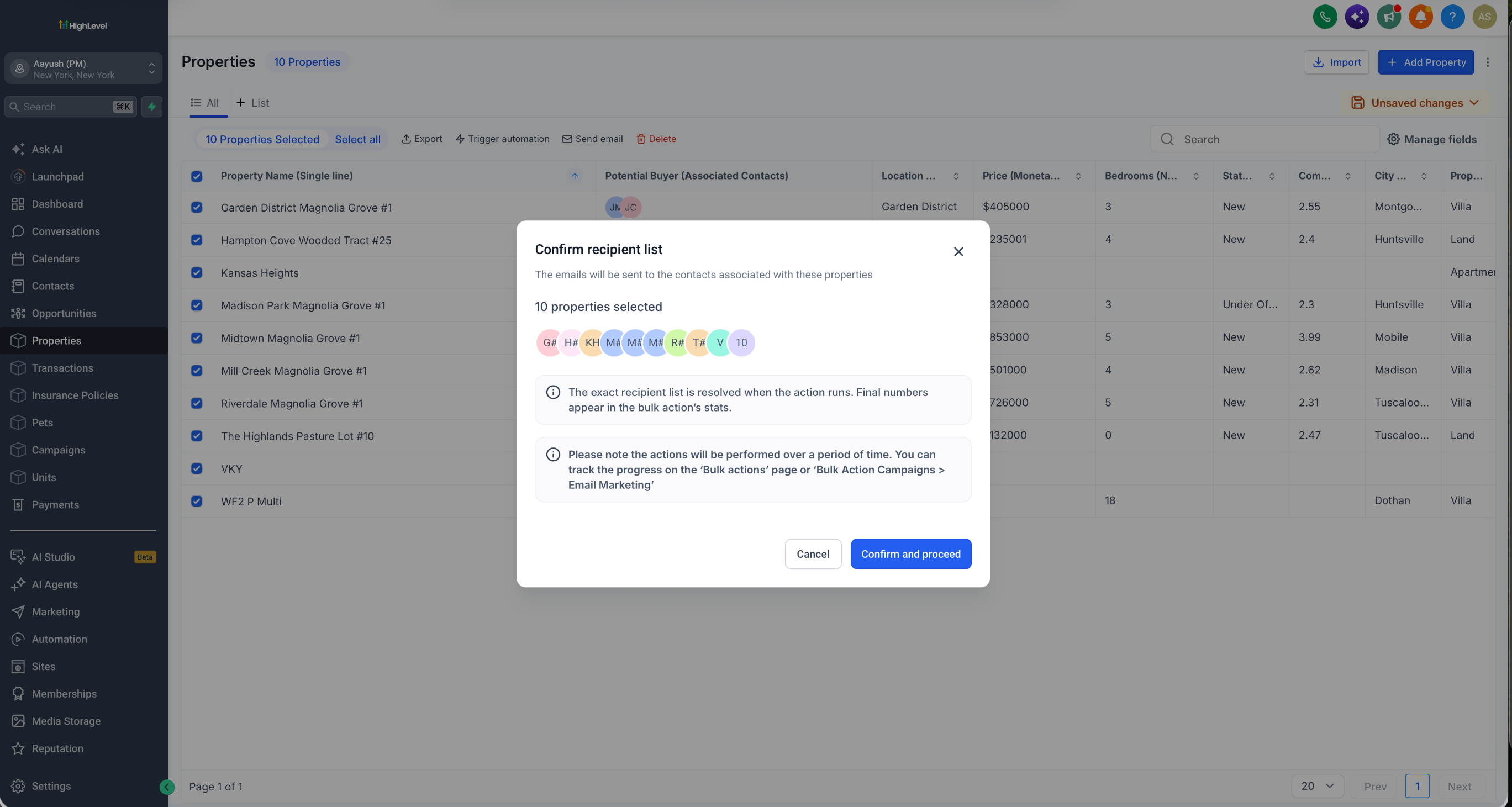 Dettaglio del menu a tendina dell'azione di massa 'Invia email' in Futuria CRM.