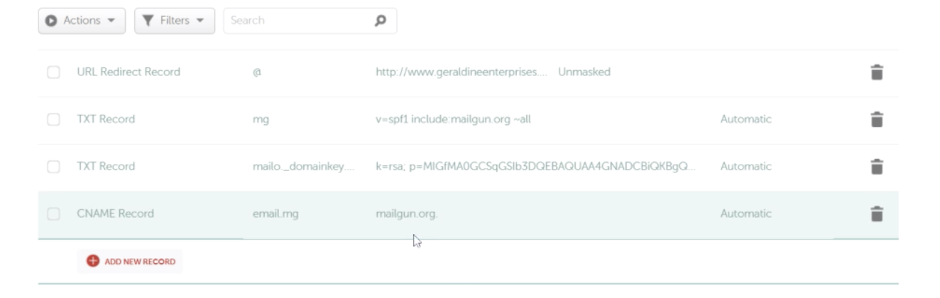 Esempio di configurazione di un record CNAME nel pannello di un provider DNS.