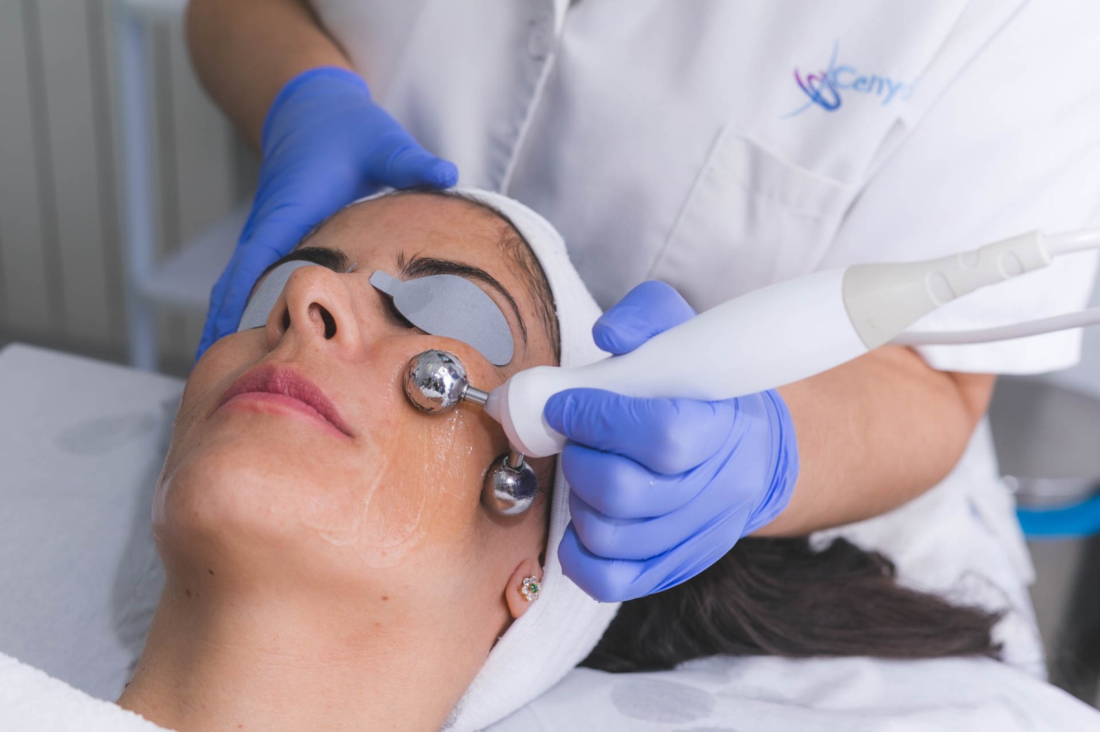 Tratamiento facial personalizado en Cenydiet