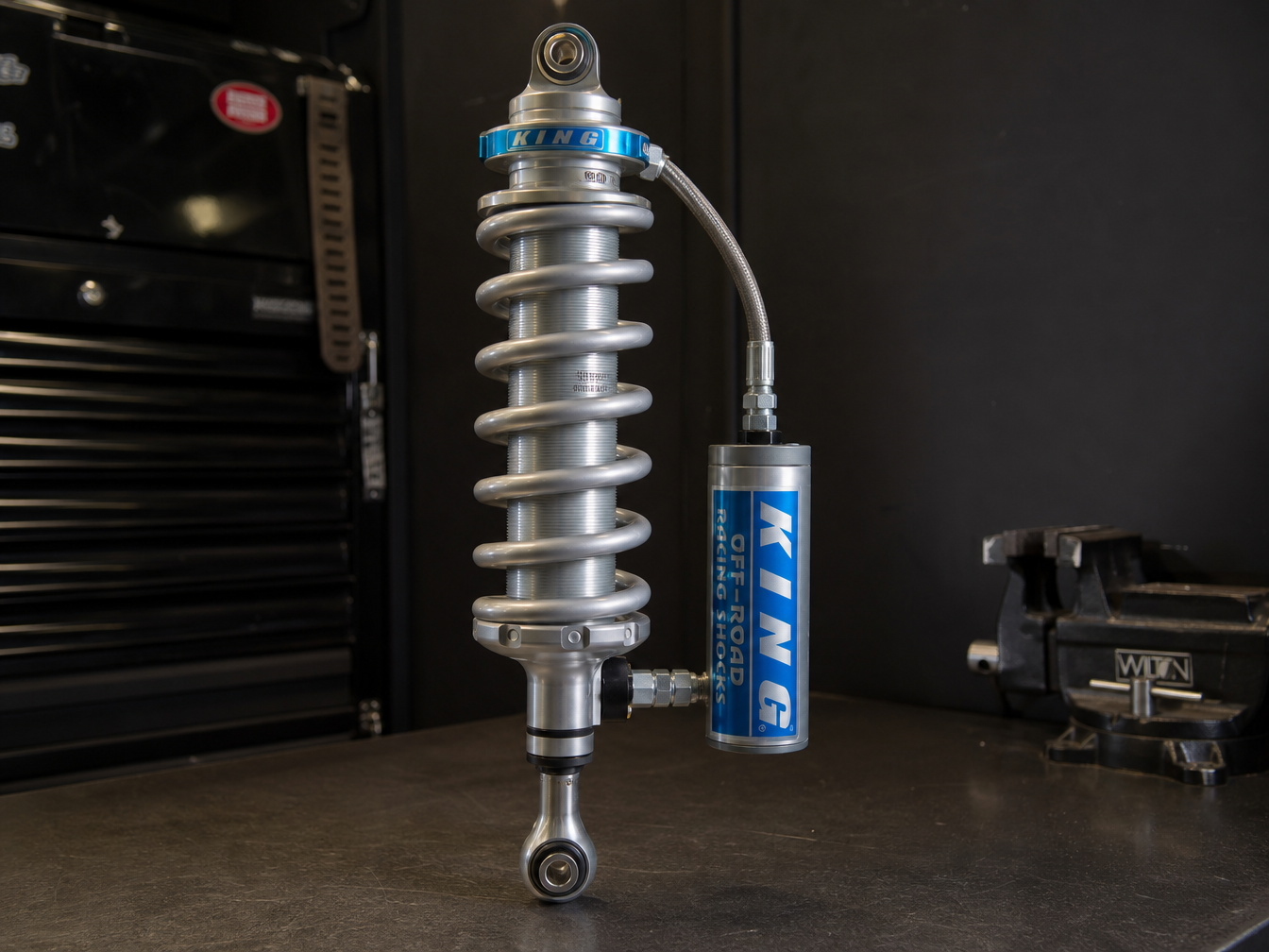 King 2.5 coilover shock absorber with remote reservoir for Jeep Wrangler