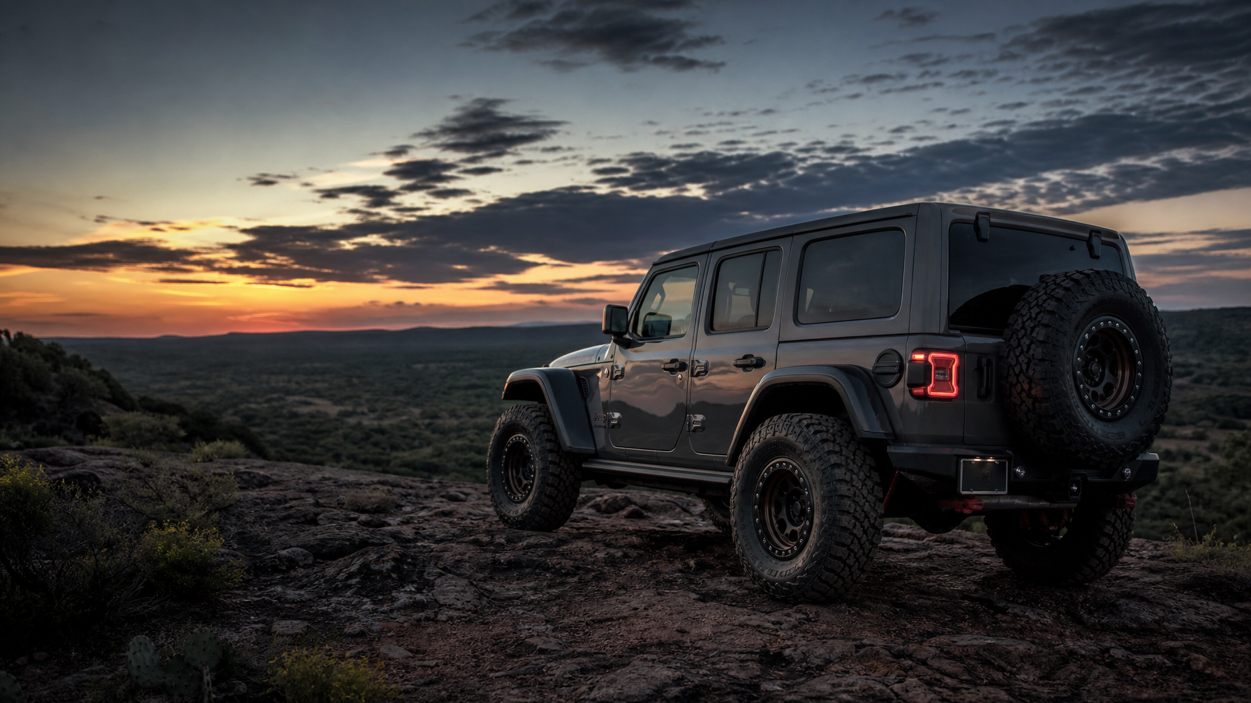 Jeep tire rubbing inner fender liner from incorrect wheel offset install