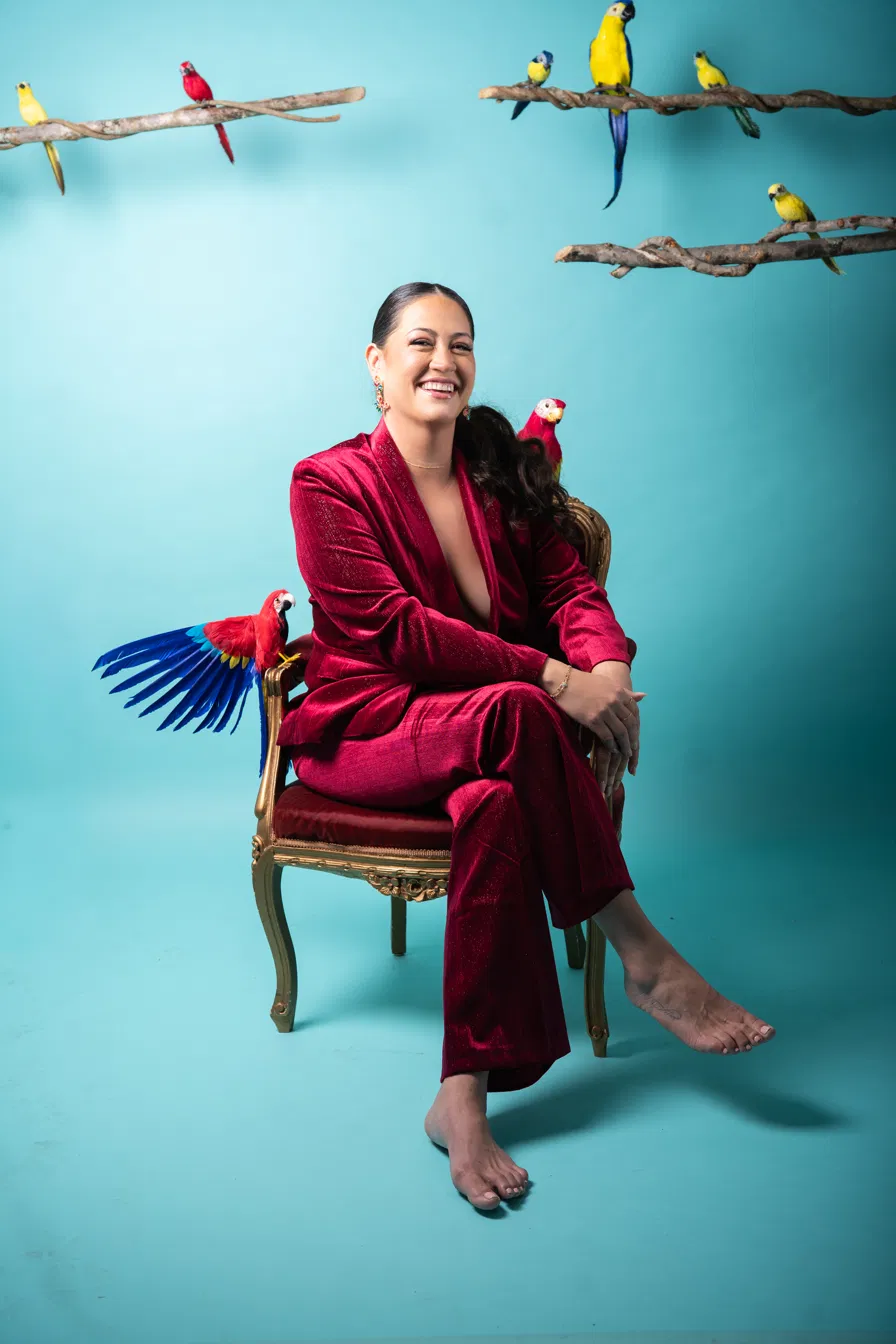 Carmen Rosas with parrots