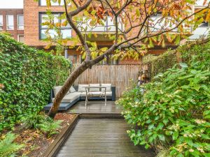 {{ custom_values.service_3 }} in {{custom_values.area_4})