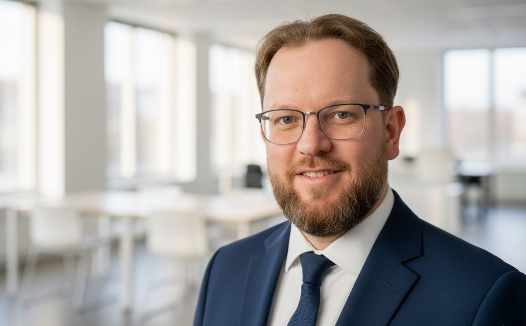 "خبير في الاستراتيجيات المالية وأتمتة النظم الضريبية للشركات المحدودة في السويد".