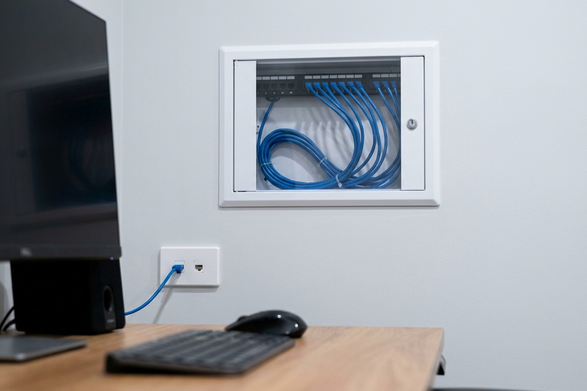 Data and network cabling at a home office
