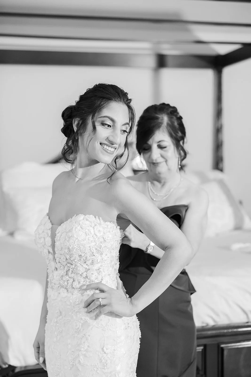 Eleni and Vasili — bride and sister