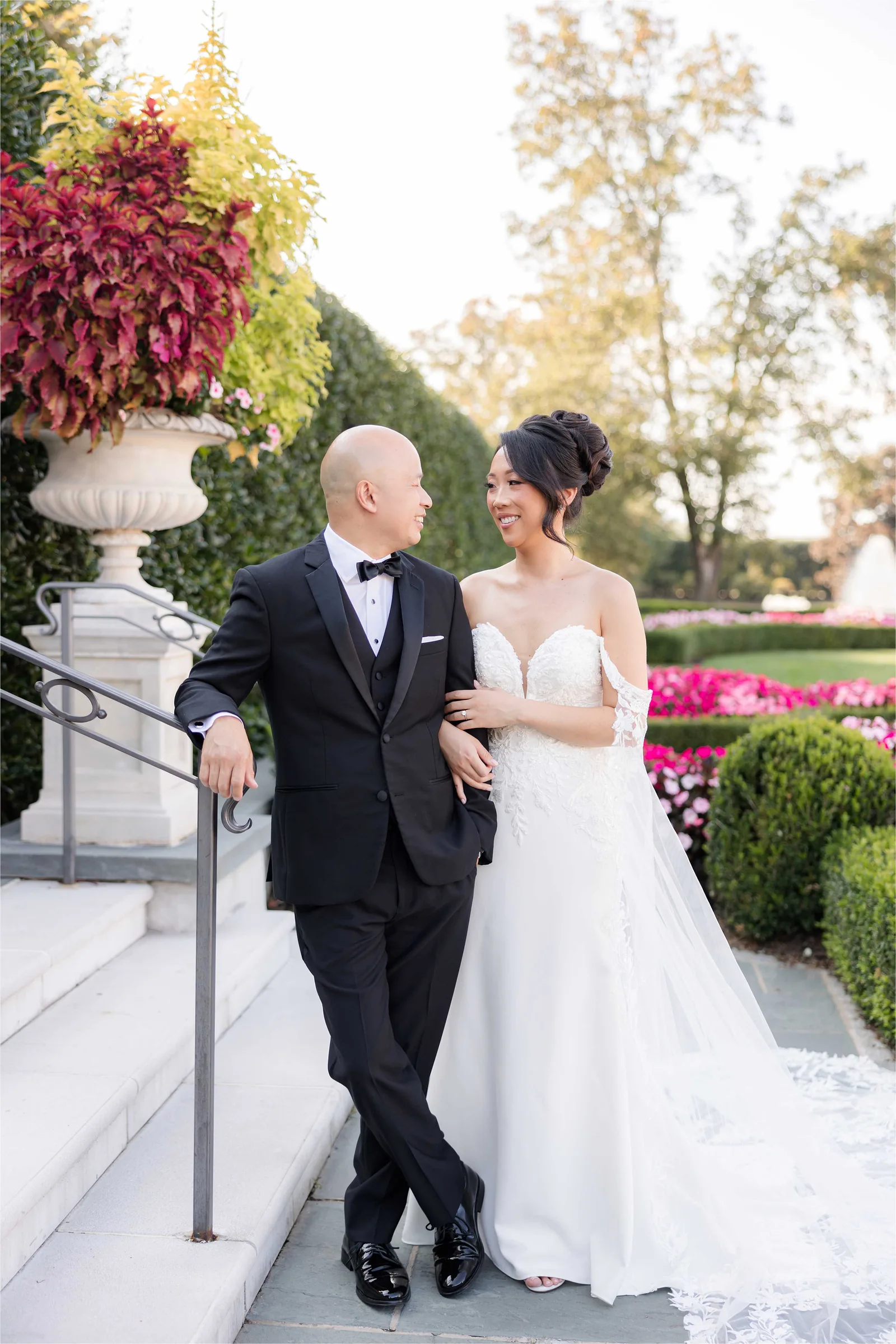 Stephanie and Cliff — bridal party in the garden