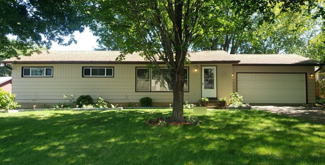 Single-story Eagan home photographed during a roof project, August 2022