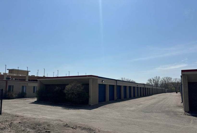 Storage building rows at iStorage SLP on Cedar Lake Road, April 2024