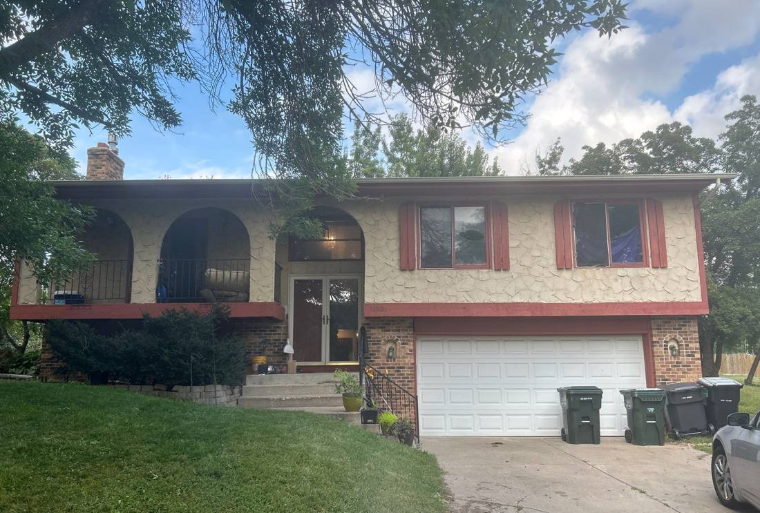 Split-level home in Apple Valley during a roof inspection, August 2025