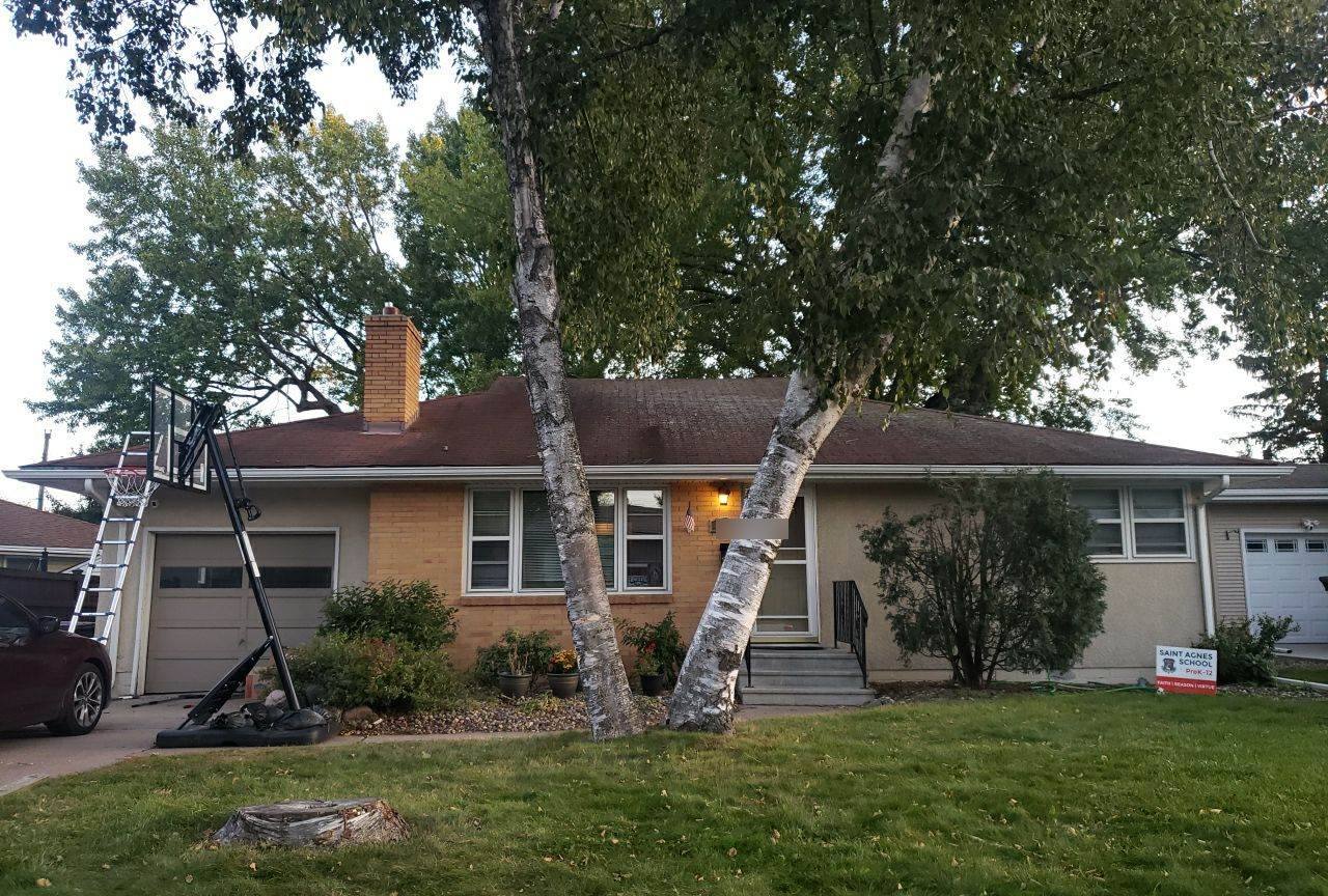 Brick ranch home in South St. Paul, MN photographed by Repair King during a 2022 roof inspection