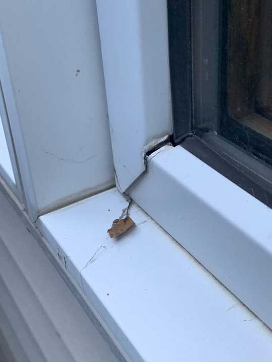 Split corner on a vinyl window frame on a Plymouth, MN home, photographed during a Repair King inspection in August 2019
