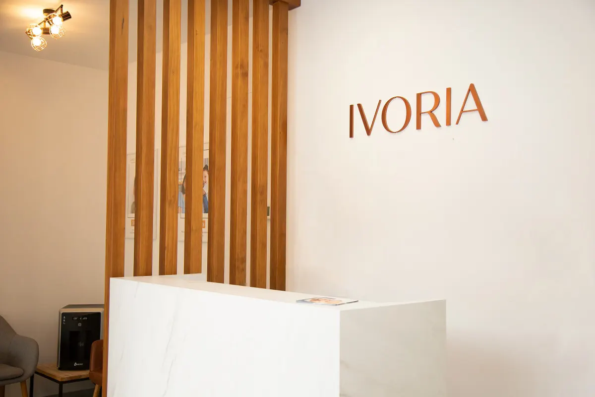 Recepción de Clínica Ivoria en Madrid - Atención al paciente