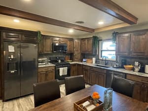 {{ custom_values.service_3 }} in {{custom_values.area_2})