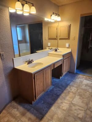 {{ custom_values.service_1 }} in {{custom_values.area_3})