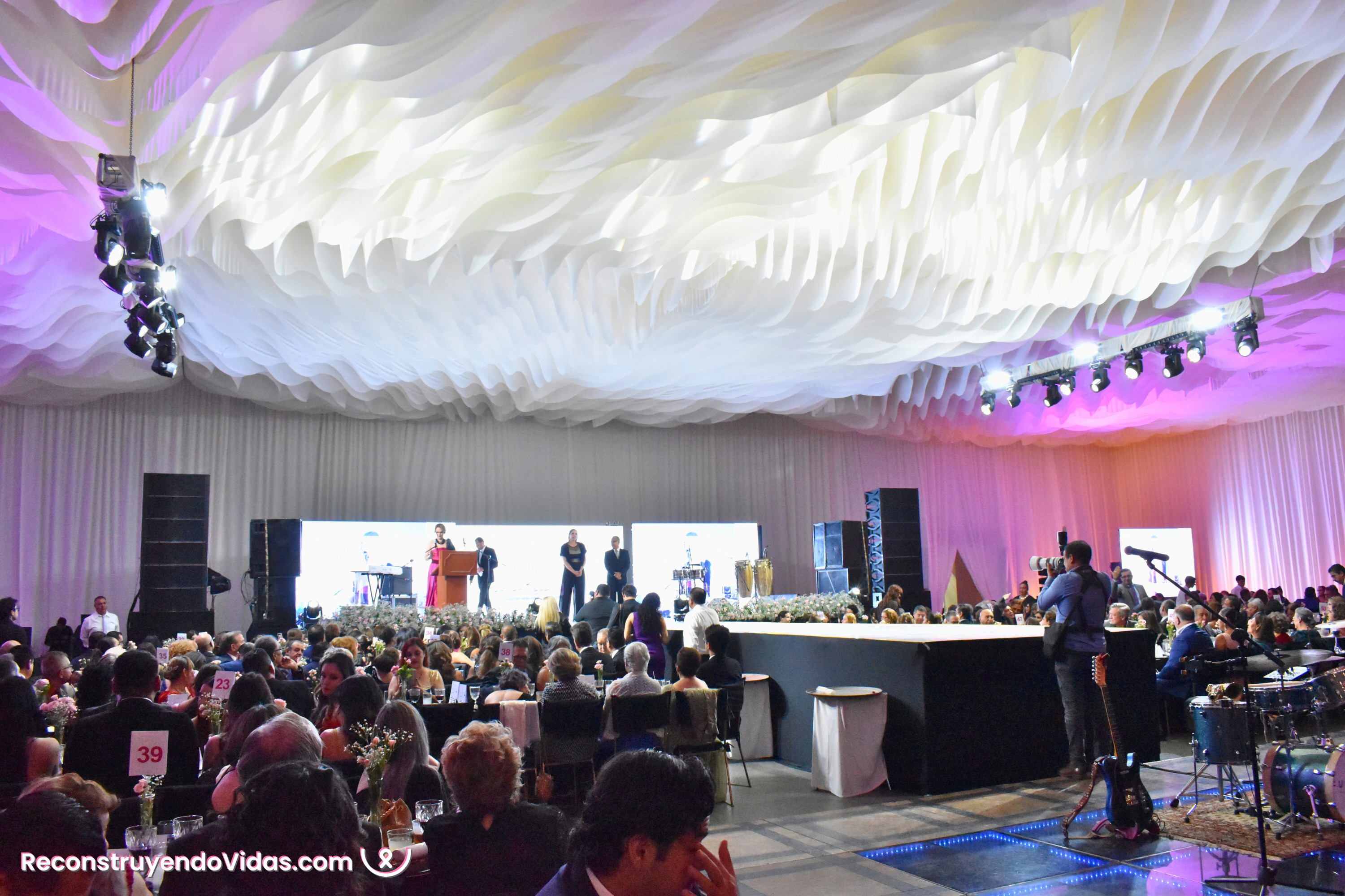 Cena Gala Pasarela Reconstruyendo Vidas 2026 | Apoya a Mujeres Sobrevivientes de Cáncer de Mama
