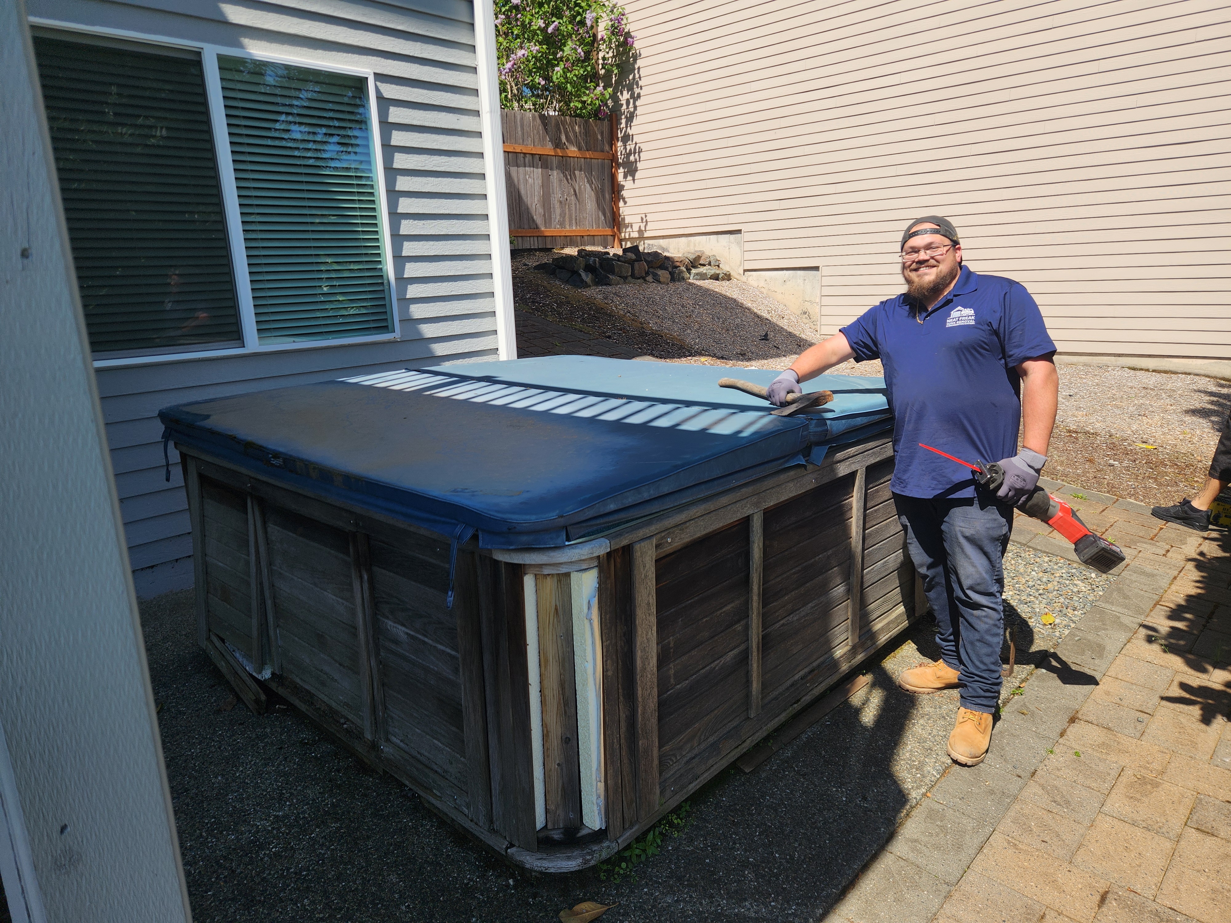 Hot Tub Demo & Removal in Issaquah