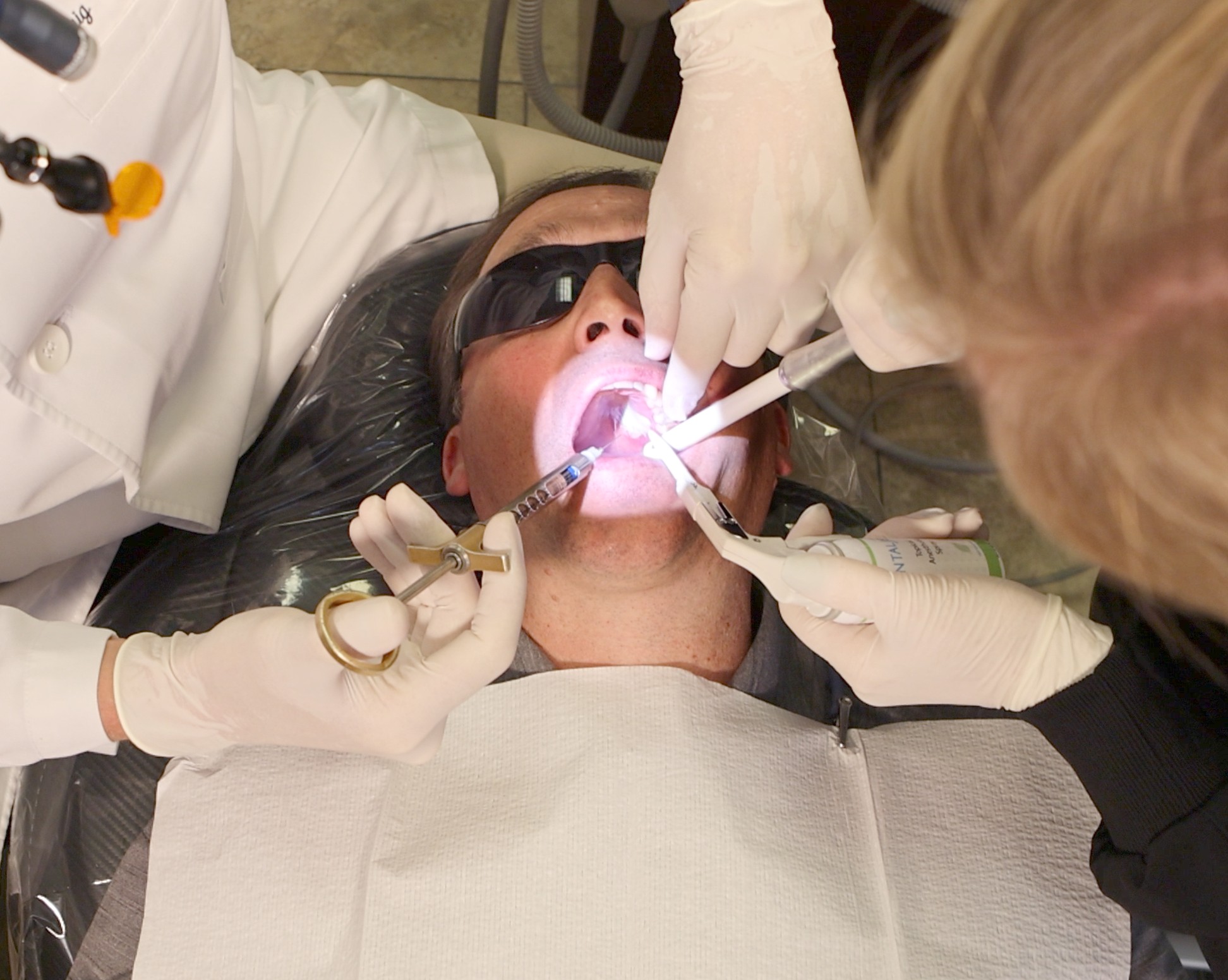 Apply spray for 1 to 2 seconds to target area Image