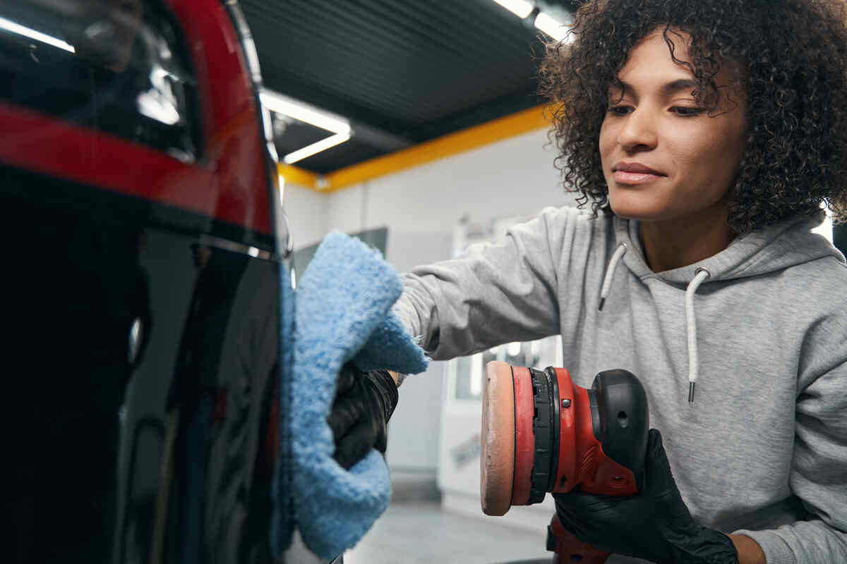 car-detailing-benefits-remove-embedded-contaminants-enhance-paint